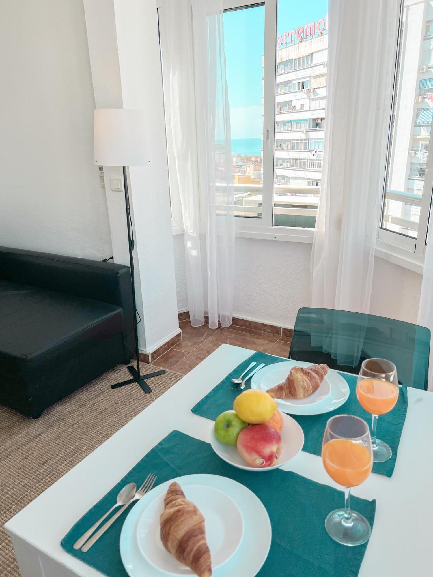 Cozy & Bright Flat Torremolinos Centre Apartment Exterior photo